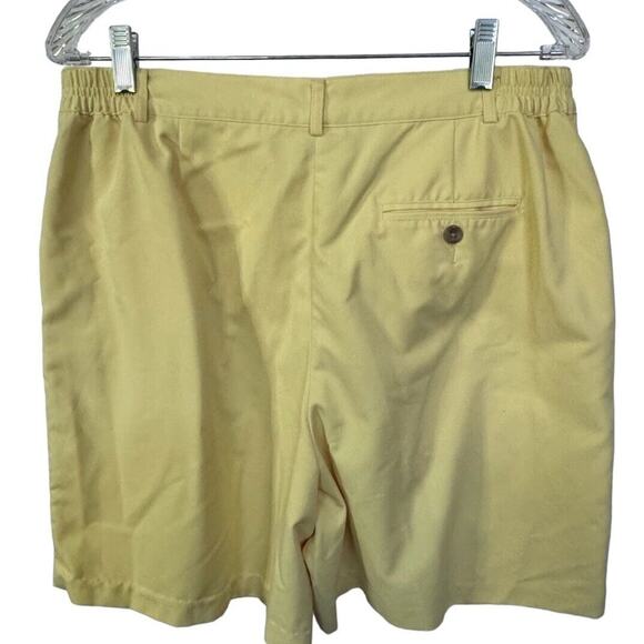 IZOD Shorts Yellow Womens 14 Bermuda Pleated Xtra Dry Polyester Summer Golf - Picture 2 of 6